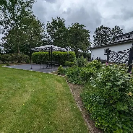 Unter Reet Mit Grossem Garten *